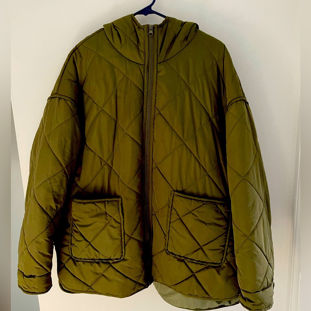 Oversized Olive Puffer Coat (size XL)